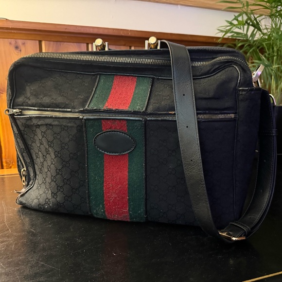 Gucci Handbags - Vintage Gucci briefcase/travel bag
